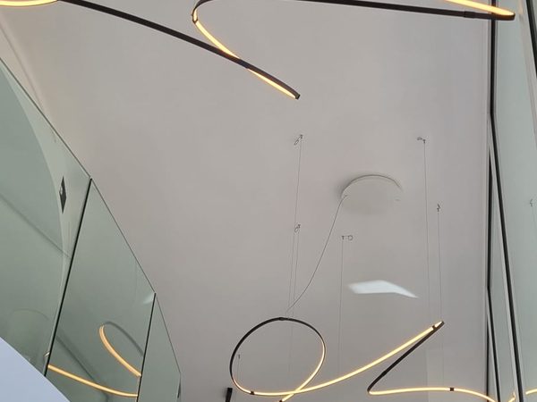 Lustre spirale lumineux — villa